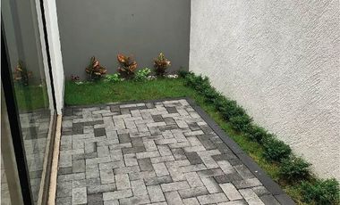 Preciosa Casa con Estilo Industrial Moderno en Fraccionamiento Privado