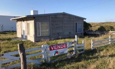 SE VENDE CASA EN LA LOBERIA