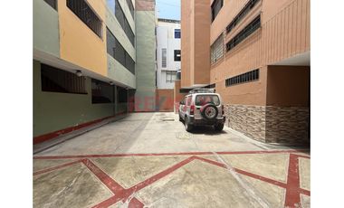 Venta De Departamento En Av Larco Frente A Ucv Urb. Fatima