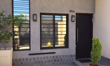 Casa en venta en Quilmes Este