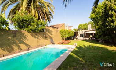 Casa en Venta Castelar con parque y piscina, 3 dormitorios