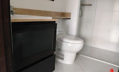 apartamento en arriendo en loma de san jose. Cod A6731
