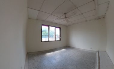 COD. 633 - SE ARRIENDA CASA COMERCIAL - BARRIO: SAN CARLOS