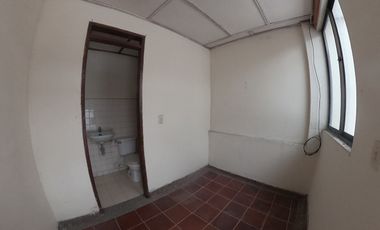COD. 633 - SE ARRIENDA CASA COMERCIAL - BARRIO: SAN CARLOS