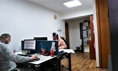 Oficina en Venta en Plaza Sotomayor.