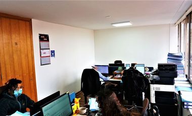 Oficina en Venta en Plaza Sotomayor.