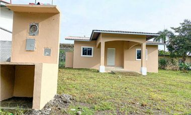 VENDO 04 LOTES CON CASA EN LA ACEQUIA- POTRERILLOS