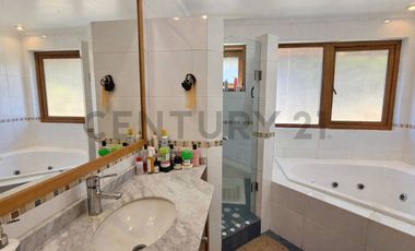 Amplia casa en venta 4D+5B+Sala de juegos, Chiguayante