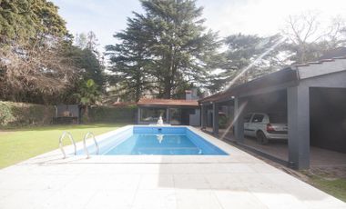 Hermosa Casa Quinta con Parque, Pileta Quincho Cerrado, Cochera cubiertas!!!