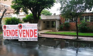 casalote en venta en barrio colsag. Cod V2235