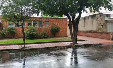 casalote en venta en barrio colsag. Cod V2235