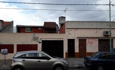 PROPIEDAD EN BLOCK: LOCAL CON VIVIENDA Y DEPTO EN ITALIA  Y ALBERTI