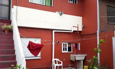 PROPIEDAD EN BLOCK: LOCAL CON VIVIENDA Y DEPTO EN ITALIA  Y ALBERTI