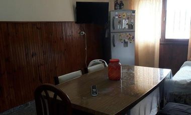 PROPIEDAD EN BLOCK: LOCAL CON VIVIENDA Y DEPTO EN ITALIA  Y ALBERTI