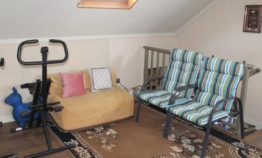 Casa en Peñalolén zona Barrio Consistorial de 212m2