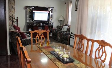 Casa en Peñalolén zona Barrio Consistorial de 212m2