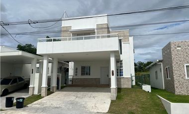 RENTO CASA EN THE VILLAGE SAN CARLOS