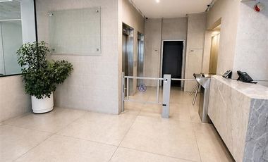 Oficina en arriendo en Providencia-Metro Los Leones