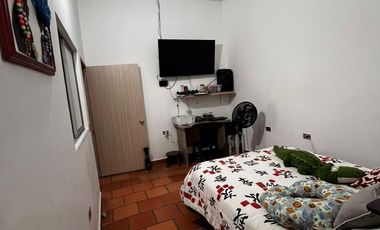casa en venta en once de noviembre. Cod V12102