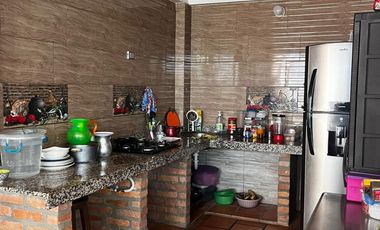 casa en venta en once de noviembre. Cod V12102