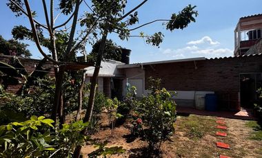 casa en venta en once de noviembre. Cod V12102