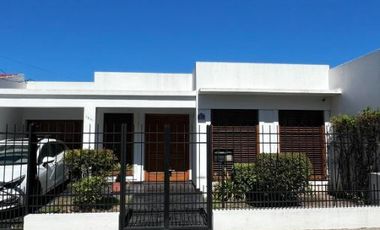 Casa en venta de 3 dormitorios c/ cochera en Barrio Anchorena