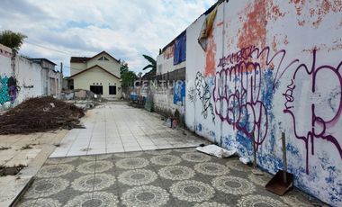 Disewakan Tanah Bonus Bangunan di inggir Jalan Nologaten Depok