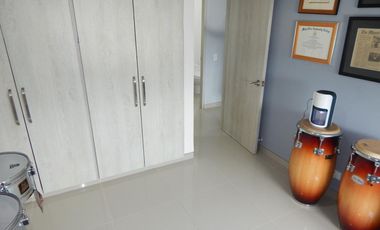 apartamento en arriendo en pradomar. Cod A86588