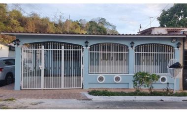 Se Alquila Acogedora y Fresca Casa en Esquina. En el Crisol, Cerrada