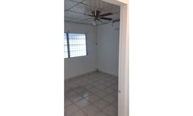 Se Alquila Acogedora y Fresca Casa en Esquina. En el Crisol, Cerrada