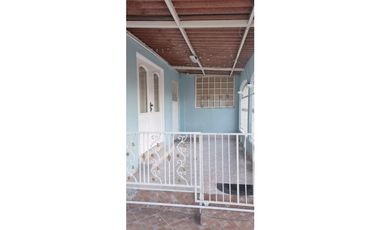 Se Alquila Acogedora y Fresca Casa en Esquina. En el Crisol, Cerrada