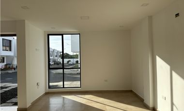 CASAS MODERNA EN VENTA EN URB PORTÓN DEL SOL - MANTA
