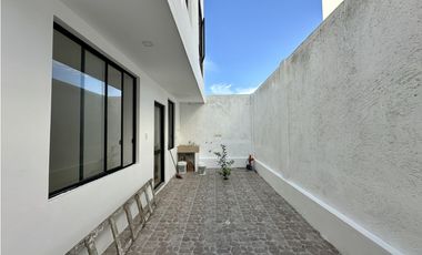 CASAS MODERNA EN VENTA EN URB PORTÓN DEL SOL - MANTA
