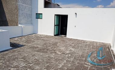 RENTA DE TERCER PISO CON TERRAZA CERCA DE PLAZA DORADA