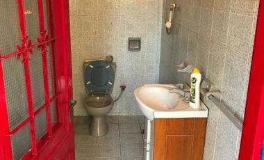VENTA - CASA DE 4 AMBIENTES EN VENTA - PONTEVEDRA