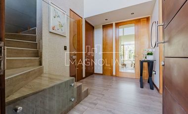 Preciosa Casa en venta de 4 dorm. en piedra roja
