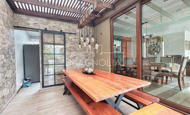 Preciosa Casa en venta de 4 dorm. en piedra roja