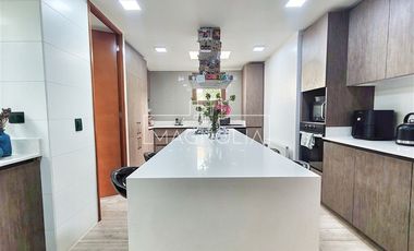 Preciosa Casa en venta de 4 dorm. en piedra roja