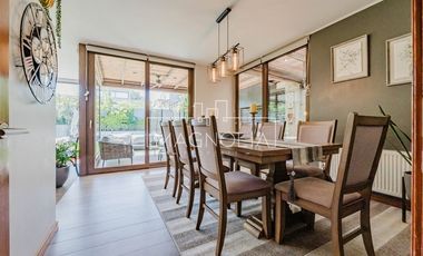 Preciosa Casa en venta de 4 dorm. en piedra roja