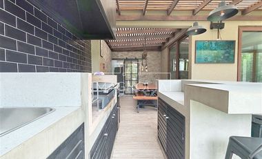 Preciosa Casa en venta de 4 dorm. en piedra roja