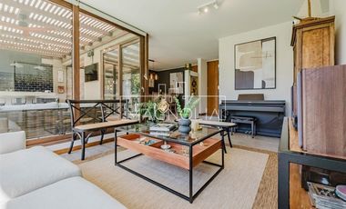 Preciosa Casa en venta de 4 dorm. en piedra roja