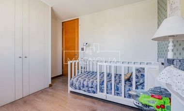 Preciosa Casa en venta de 4 dorm. en piedra roja