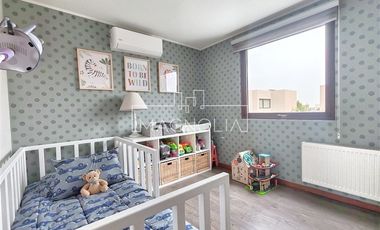 Preciosa Casa en venta de 4 dorm. en piedra roja