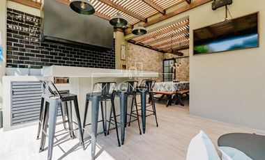 Preciosa Casa en venta de 4 dorm. en piedra roja