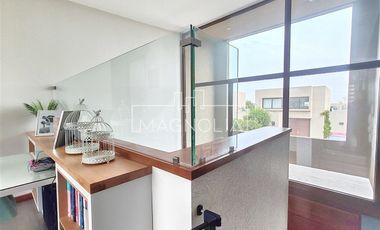 Preciosa Casa en venta de 4 dorm. en piedra roja
