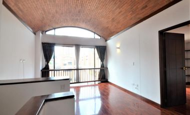 casa en arriendo en parque central bavaria. Cod A2838304