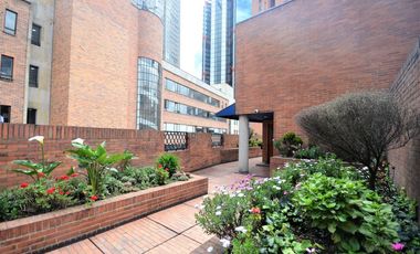 casa en arriendo en parque central bavaria. Cod A2838304