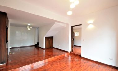 casa en arriendo en parque central bavaria. Cod A2838304