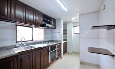 casa en arriendo en parque central bavaria. Cod A2838304