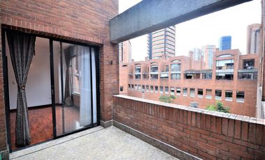 casa en arriendo en parque central bavaria. Cod A2838304